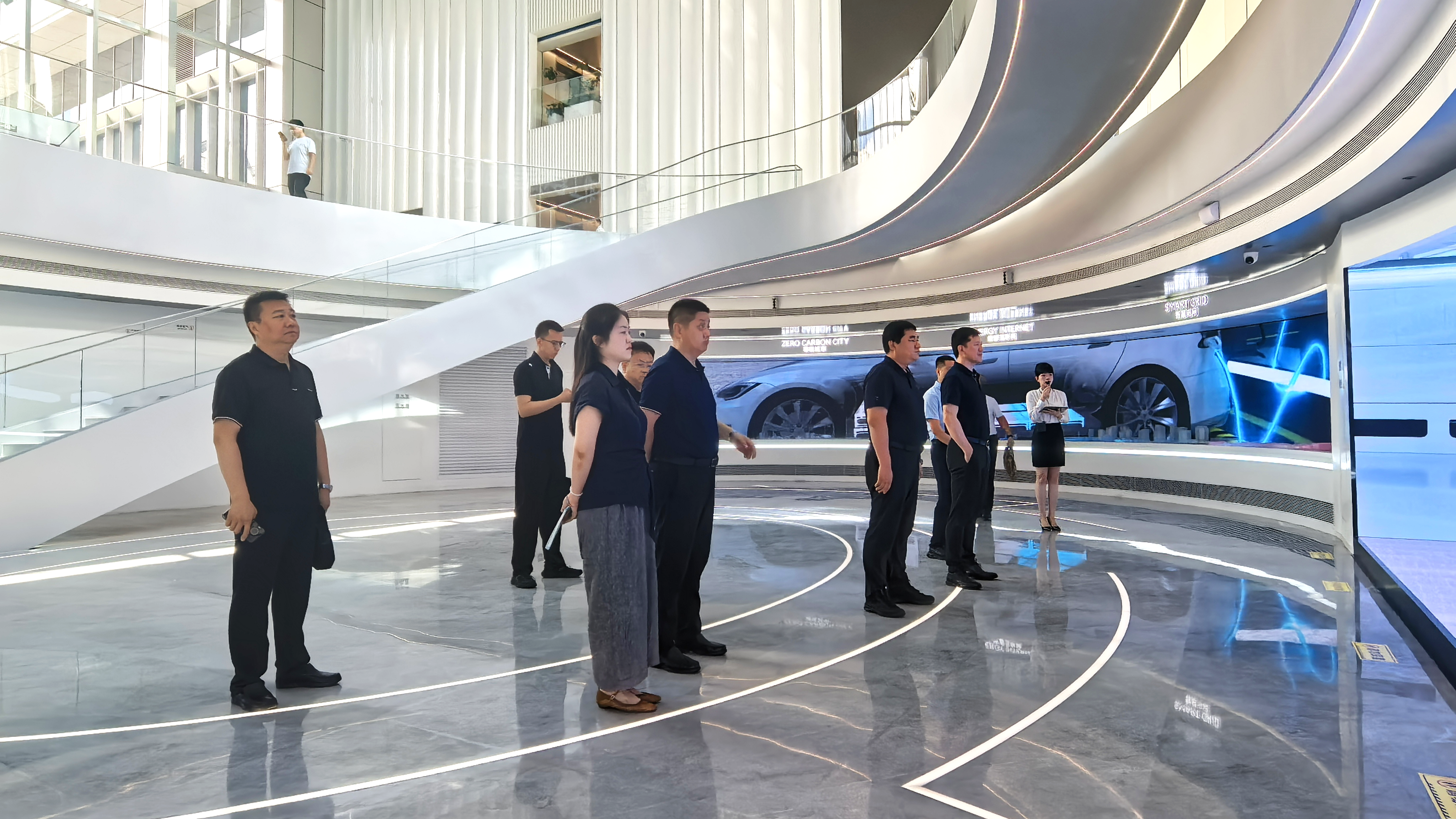 赤峰市委副书记陈占英一行赴AG恒峰科技考察交流